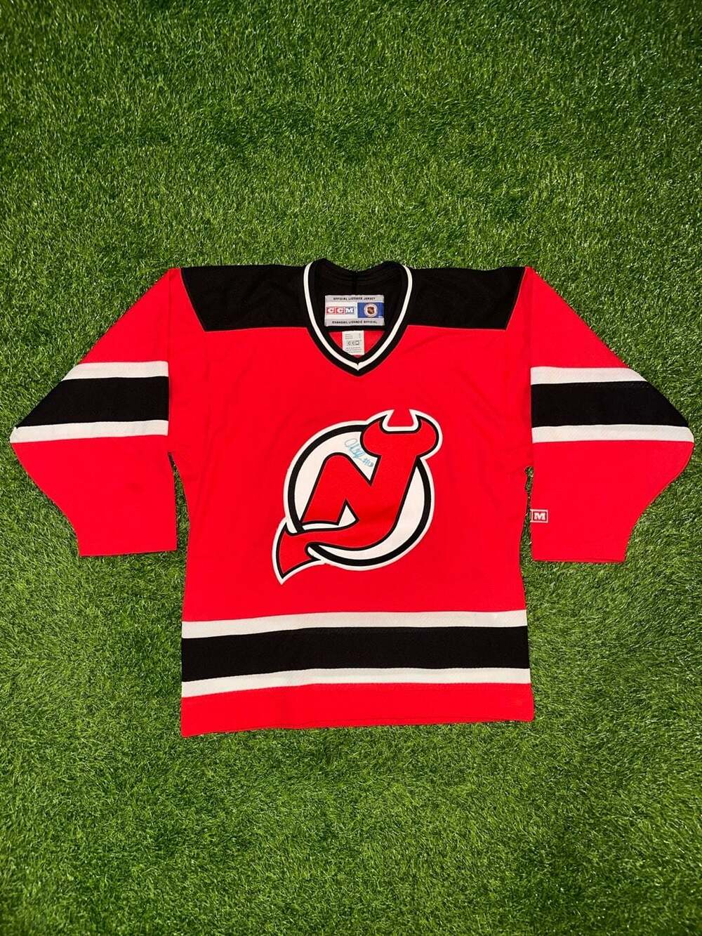CCM New Jersey Devils Hockey Jersey Size Small Signed